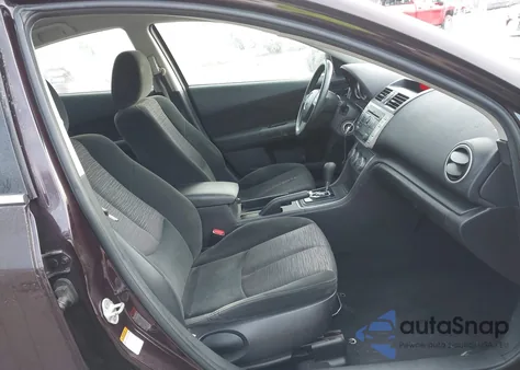 2010 Mazda Mazda6 I Sport z USA, uszkodzony, nr VIN 1YVHZ8BH3A5M43560